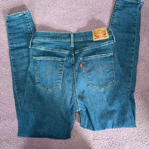 Levi’s skinny jeans